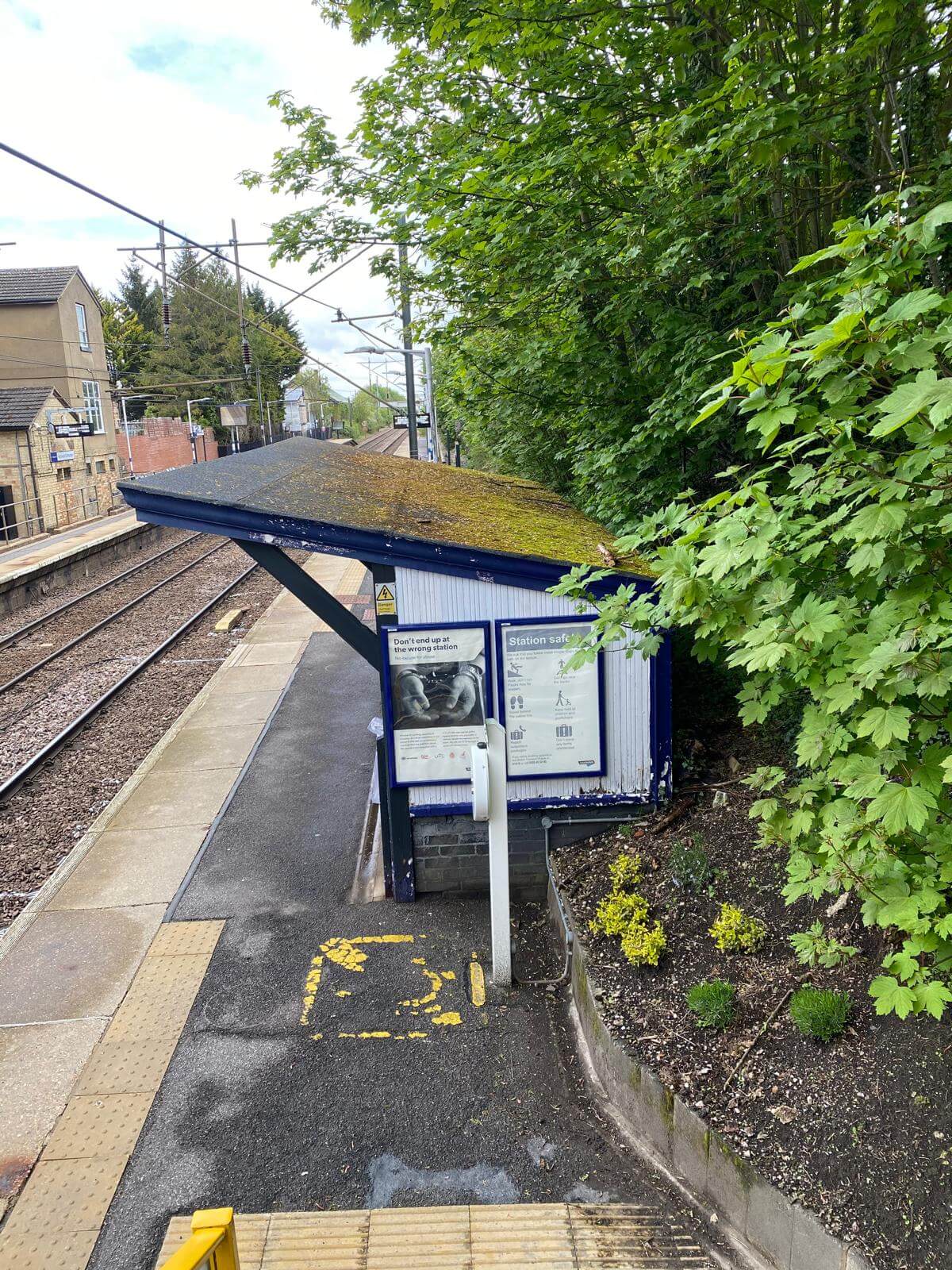 Waiting Shelter Refurbishment – Ashwell and Morden Station - Image 7
